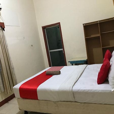 Oyo 2177 Trikora Indah Residence Palembang Exterior foto