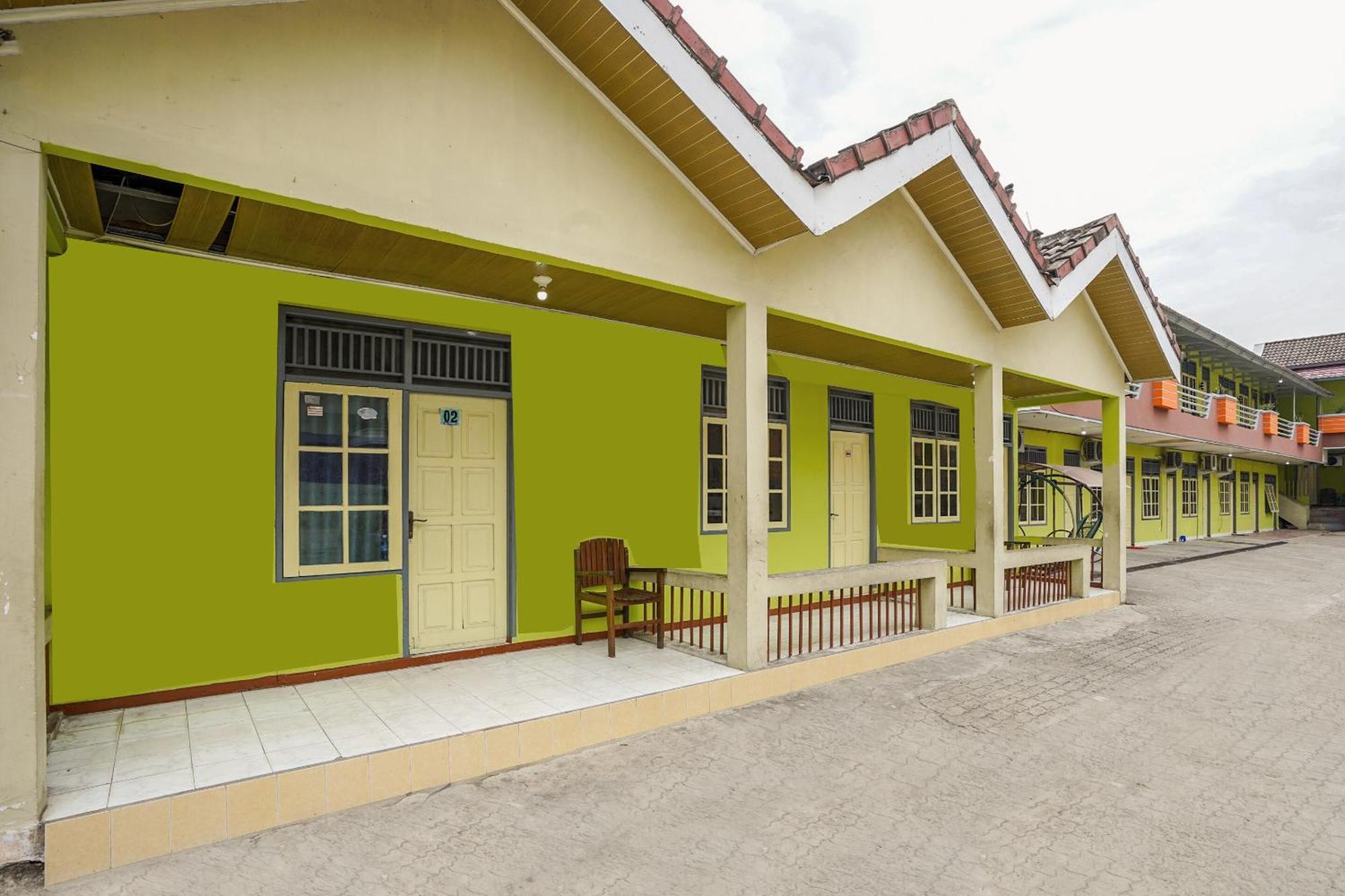 Oyo 2177 Trikora Indah Residence Palembang Exterior foto