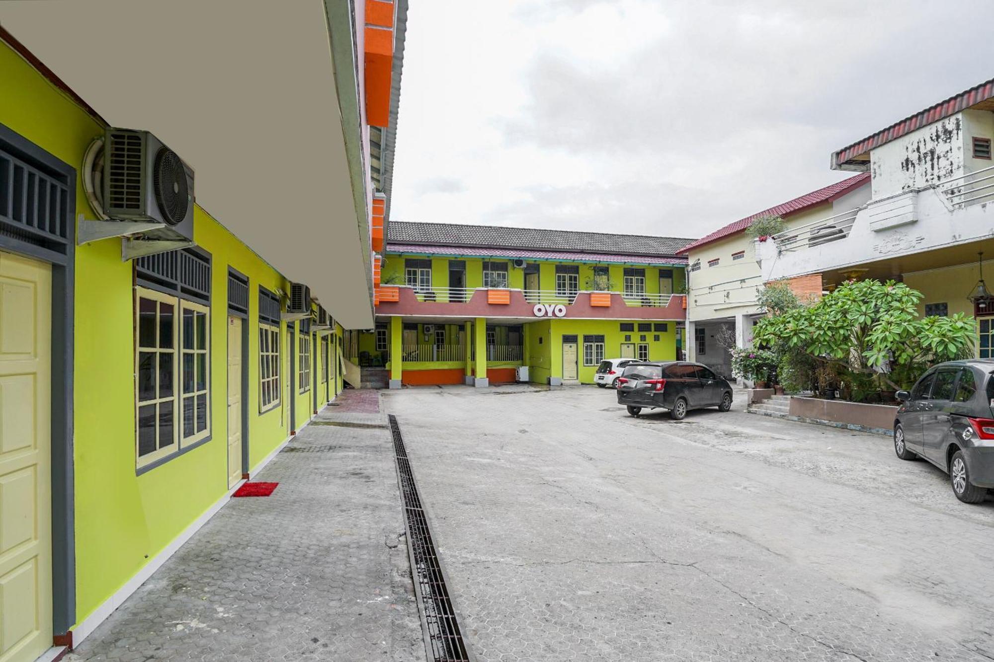 Oyo 2177 Trikora Indah Residence Palembang Exterior foto